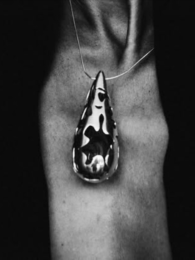 Silver teardrop pendant